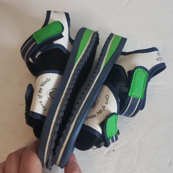 🖤5/$12 Niagara Falls Cave of the Winds Sandals Size Y1 - Picture 5 of 10